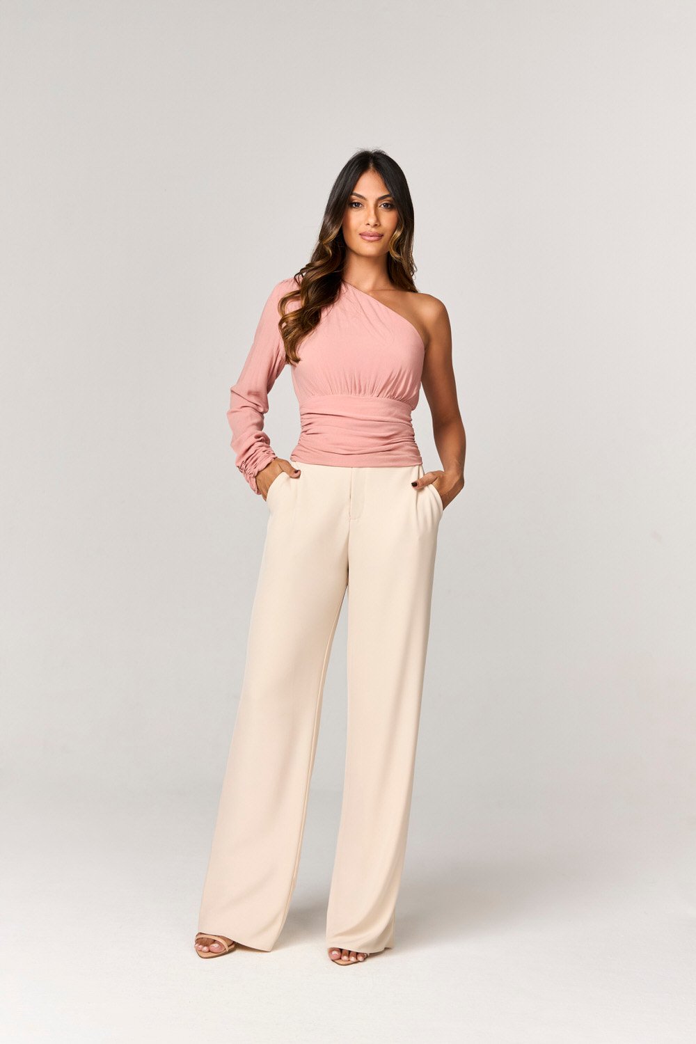 101105311-ROSA-10647311-OFF-1